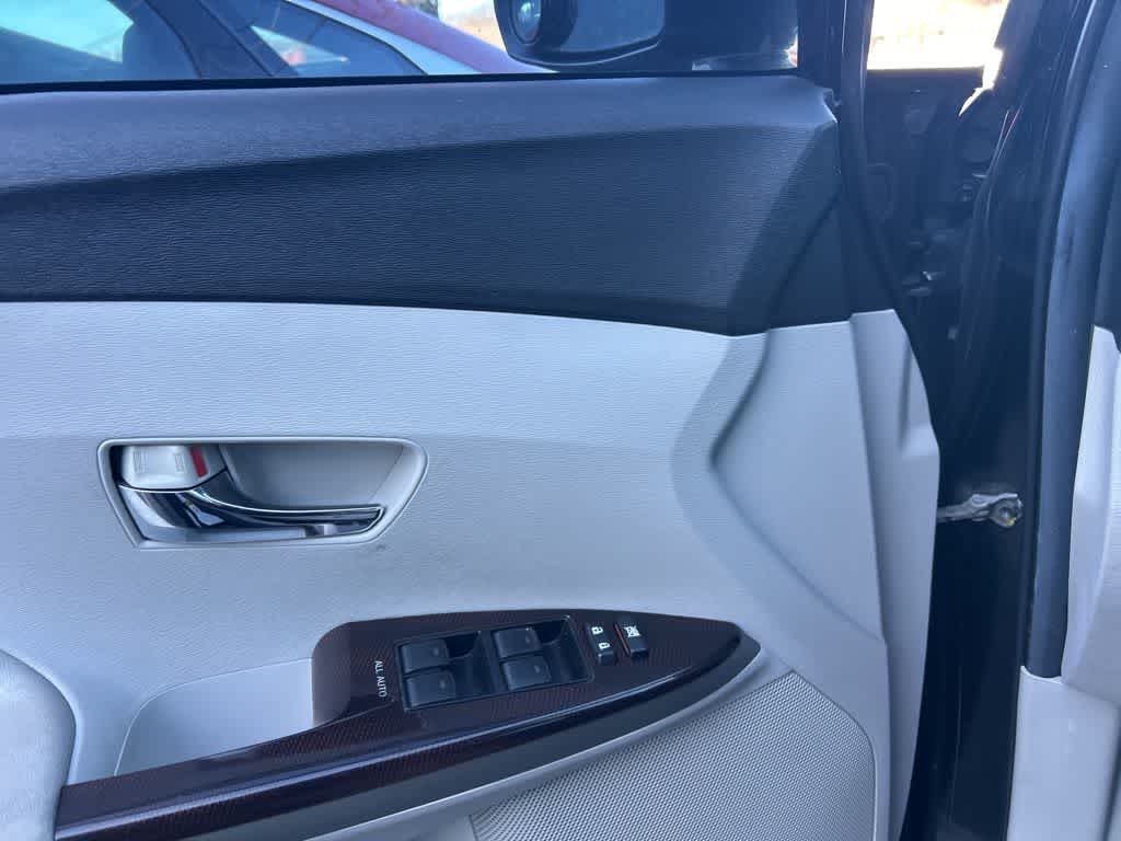 Thumbnail: 2012 Toyota Venza - 22