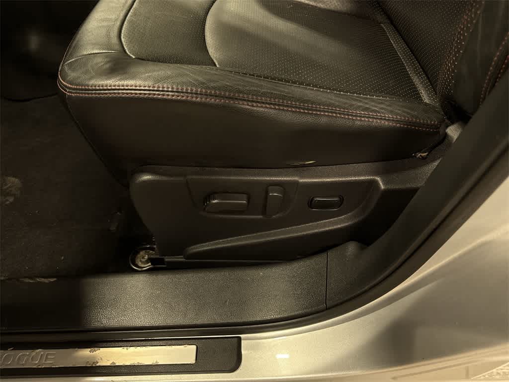 Thumbnail: 2011 Nissan Rogue - 23