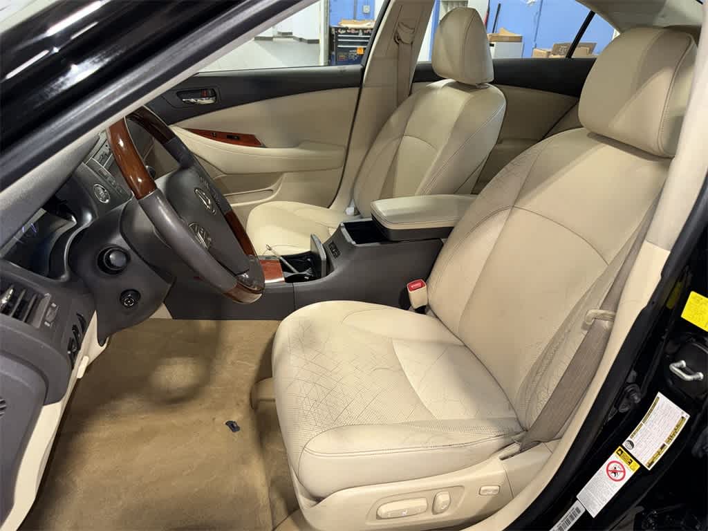 Thumbnail: 2011 Lexus ES - 15