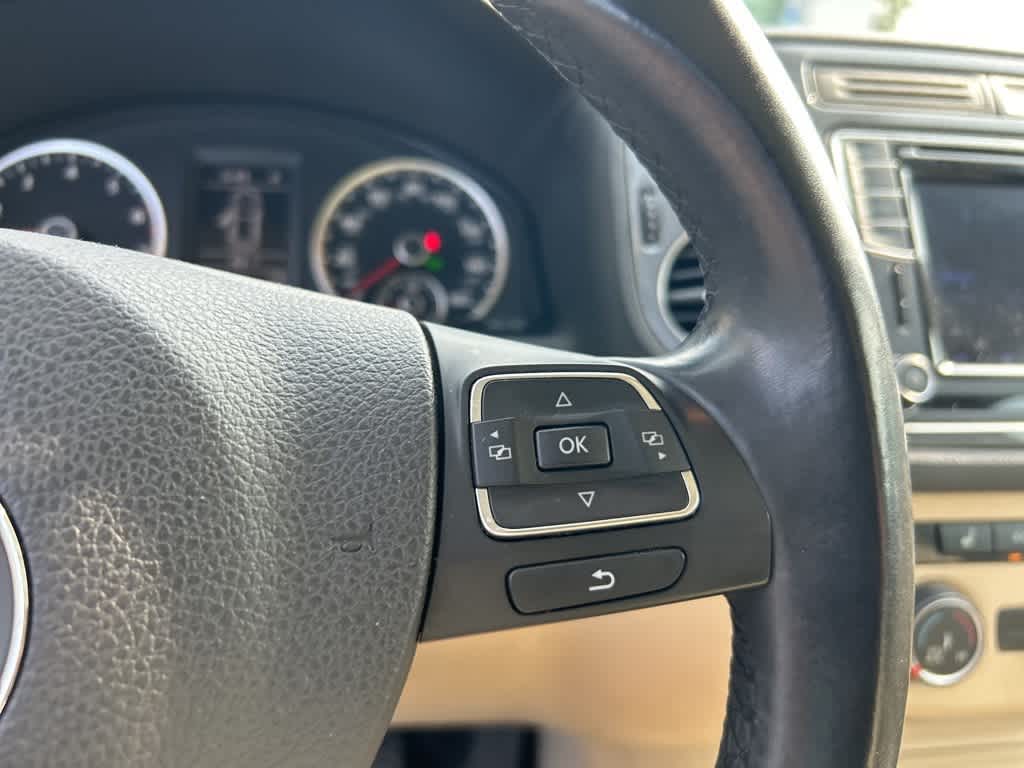 Thumbnail: 2016 Volkswagen Tiguan - 21