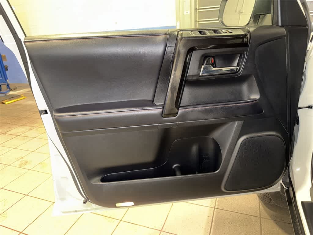 Thumbnail: 2022 Toyota 4Runner - 31