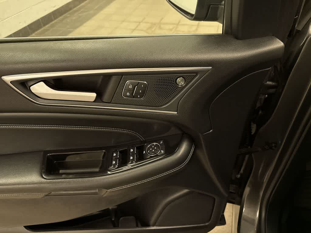 Thumbnail: 2019 Ford Edge - 23