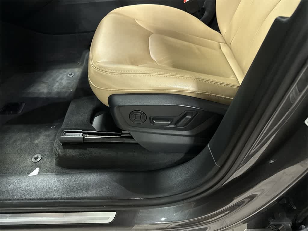 Thumbnail: 2022 Audi Q7 - 25