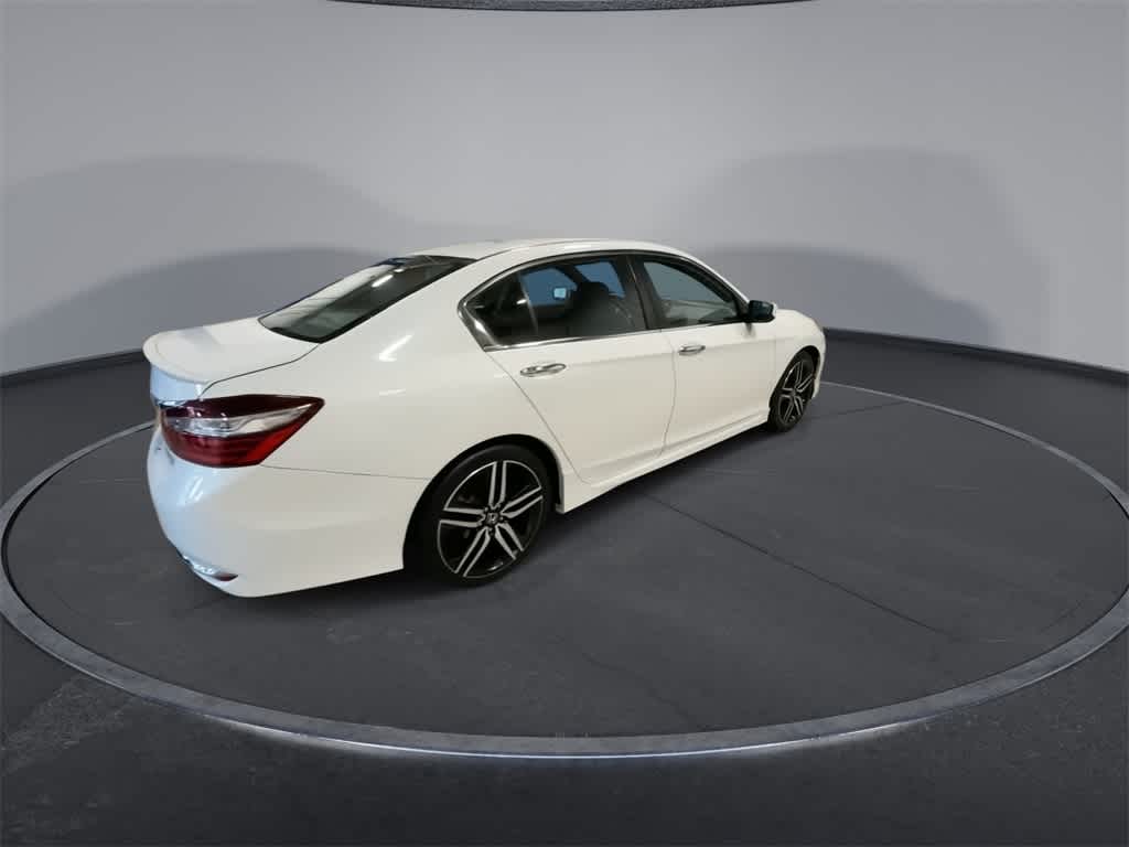 Thumbnail: 2017 Honda Accord - 8