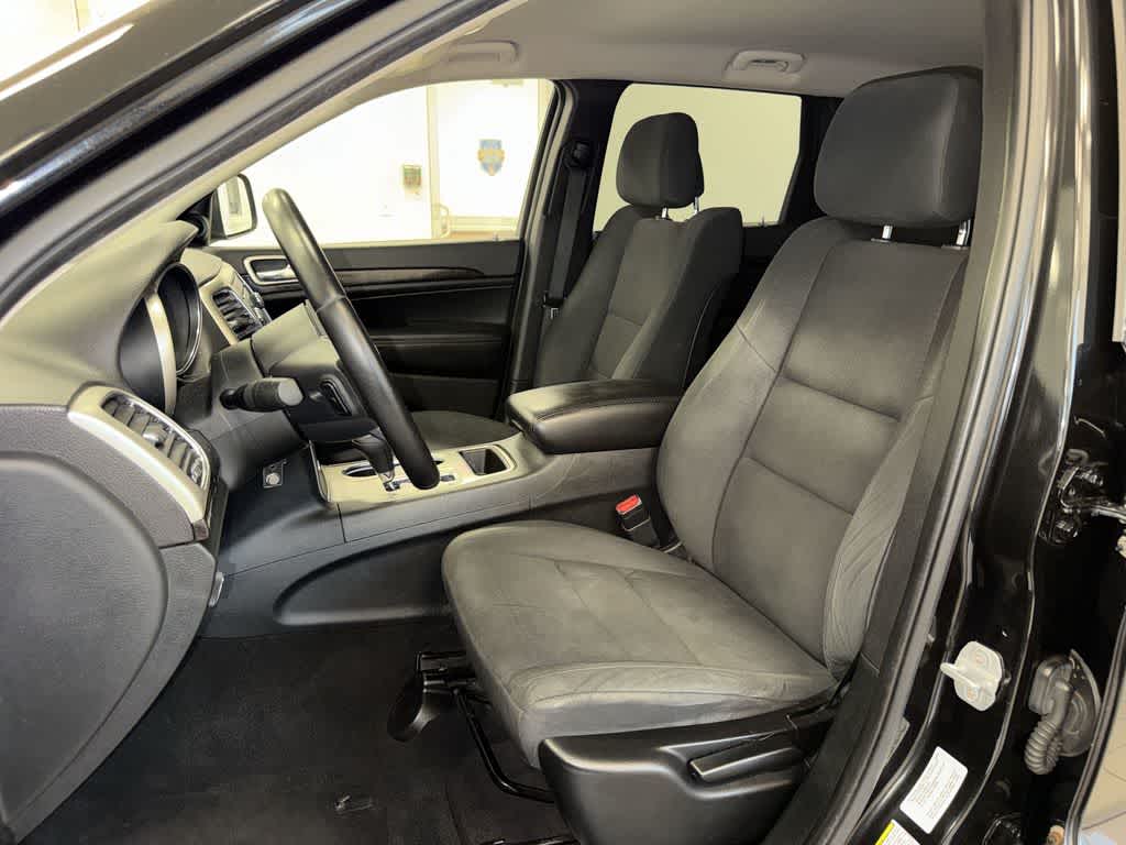 Thumbnail: 2012 Jeep Grand Cherokee - 15