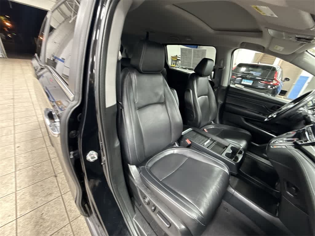 Thumbnail: 2023 Honda Odyssey - 16
