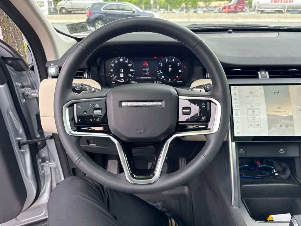 Thumbnail: 2025 Land Rover Discovery Sport - 10