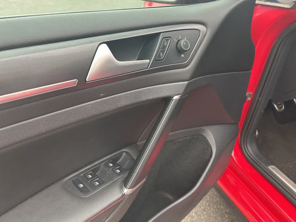 Thumbnail: 2020 Volkswagen Golf - 11