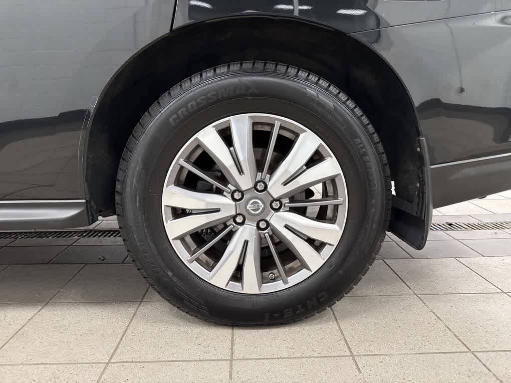 Thumbnail: 2018 Nissan Pathfinder - 10