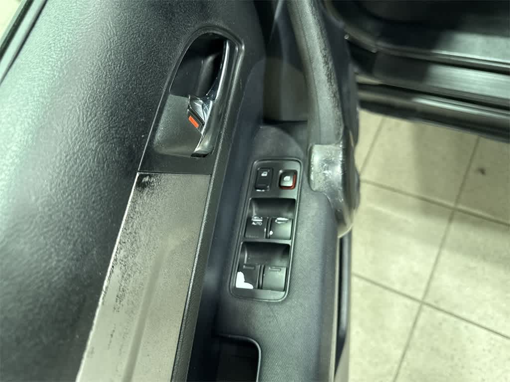 2011 Honda CR-V LX 22