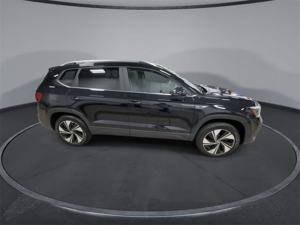 Thumbnail: 2023 Volkswagen Taos - 9