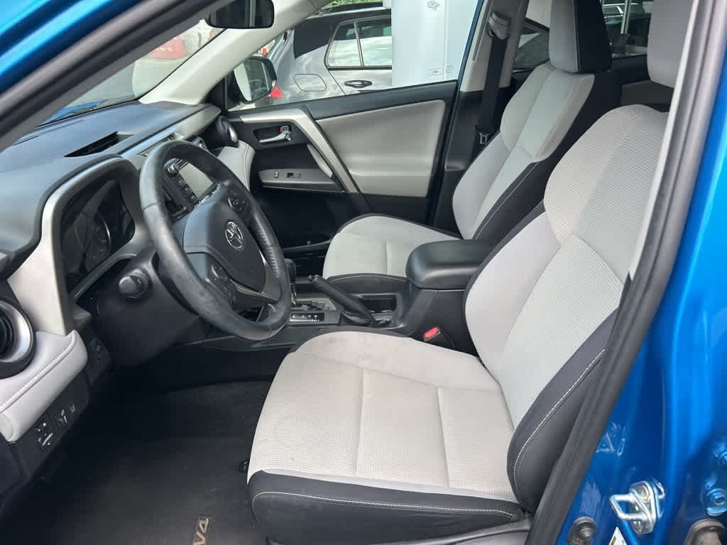 Thumbnail: 2018 Toyota RAV4 - 13