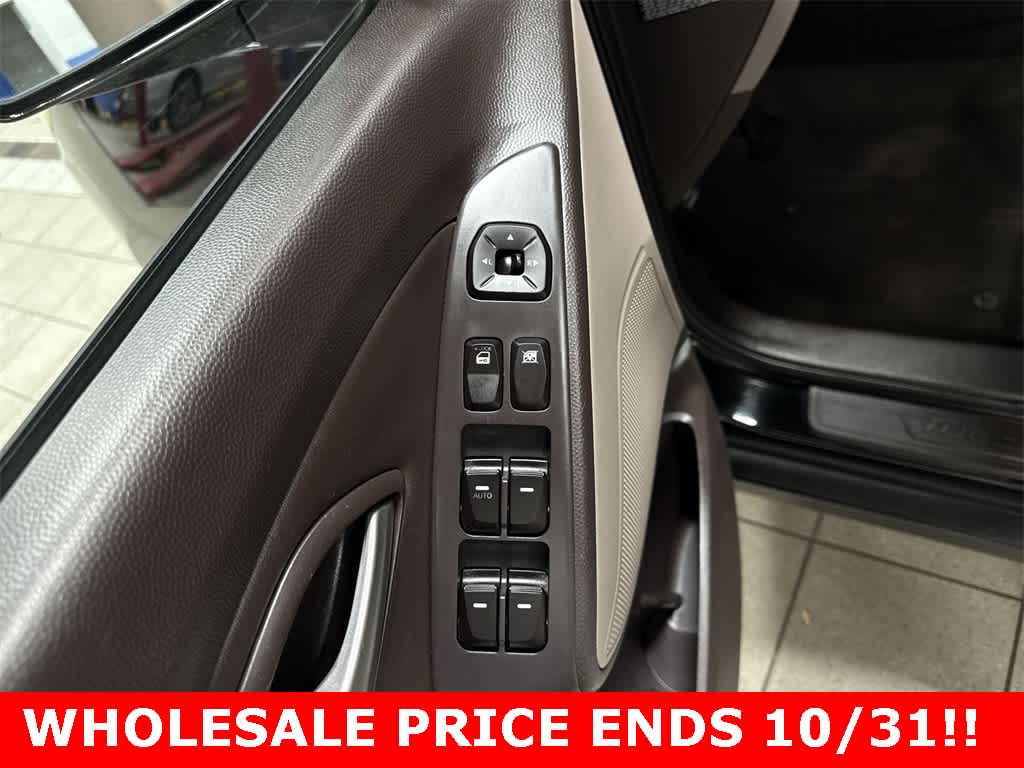 Thumbnail: 2011 Hyundai Tucson - 23