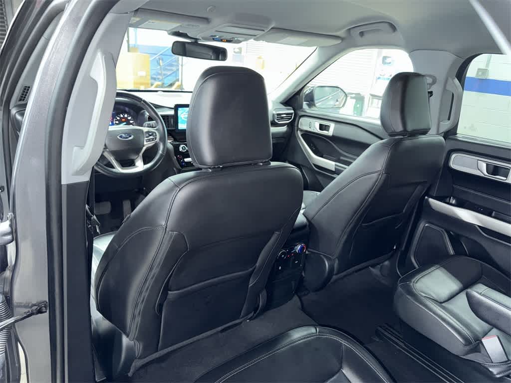 Thumbnail: 2022 Ford Explorer - 31