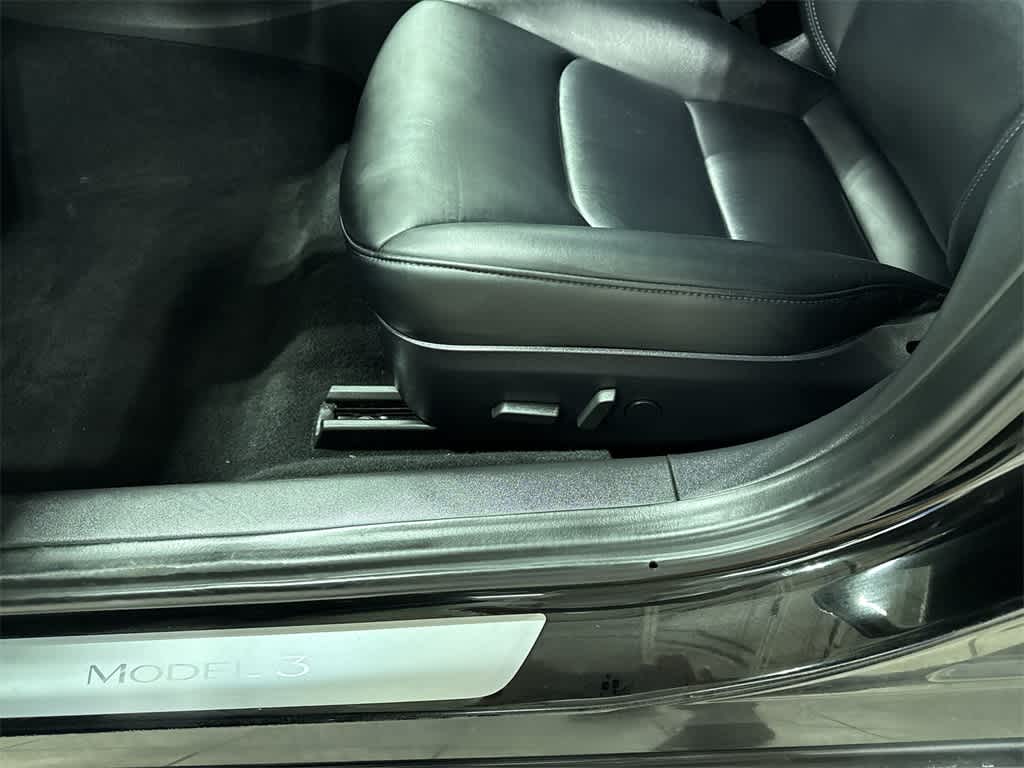 Thumbnail: 2019 Tesla Model 3 - 24