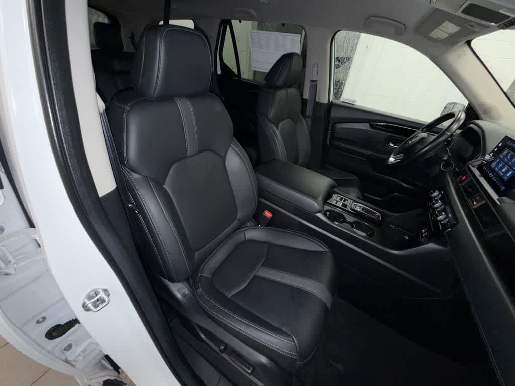 Thumbnail: 2023 Honda Pilot - 16