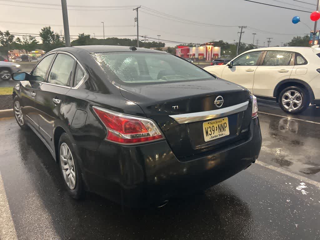 Thumbnail: 2015 Nissan Altima - 2