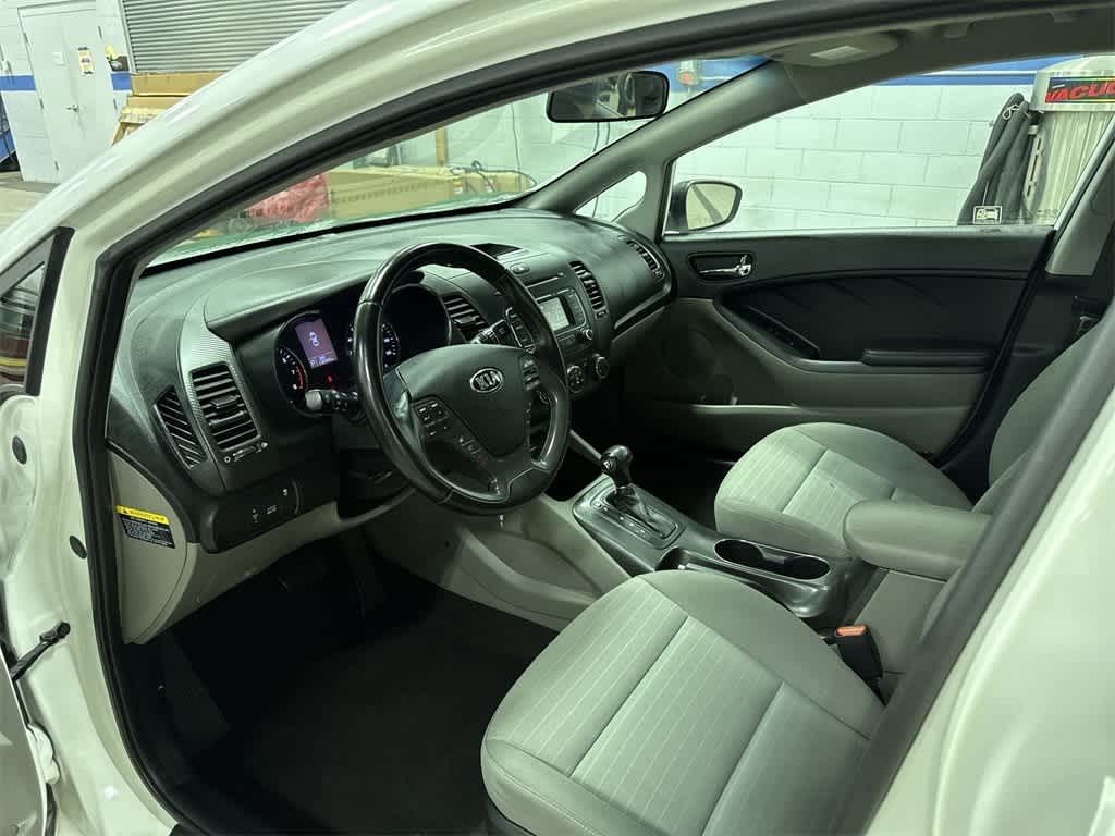 Thumbnail: 2016 Kia Forte - 27
