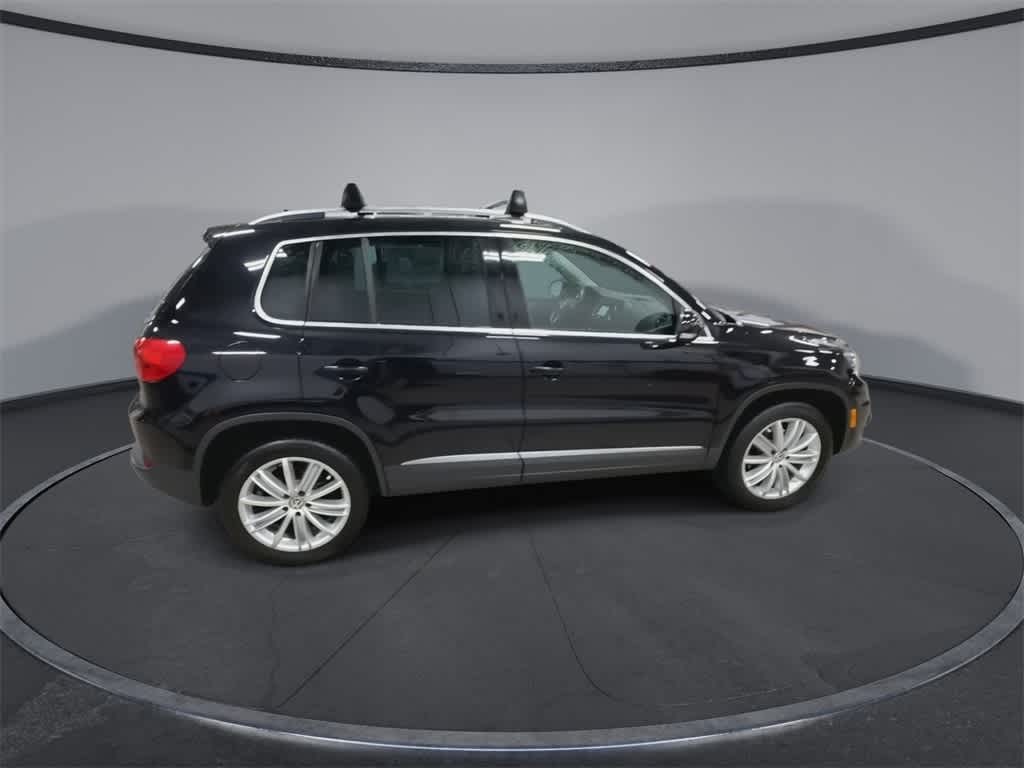Thumbnail: 2014 Volkswagen Tiguan - 9