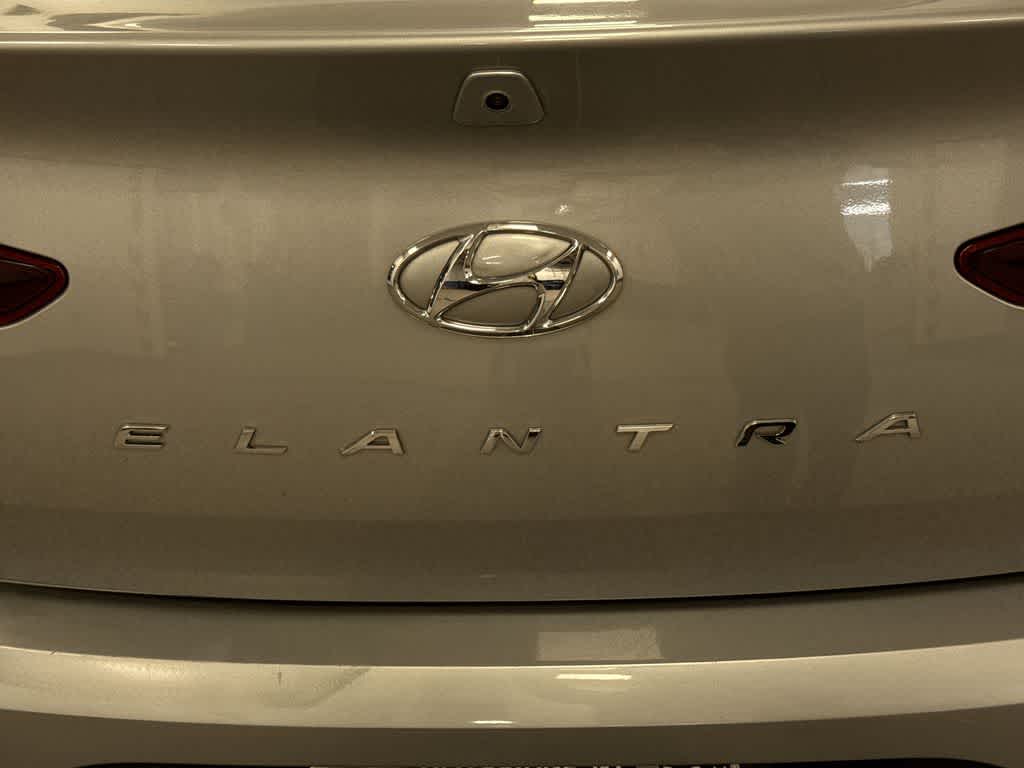 Thumbnail: 2020 Hyundai Elantra - 24