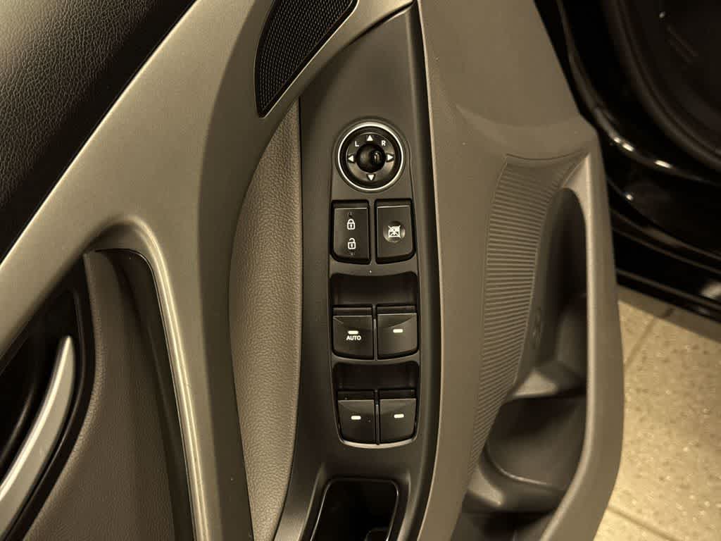 Thumbnail: 2014 Hyundai Elantra - 21