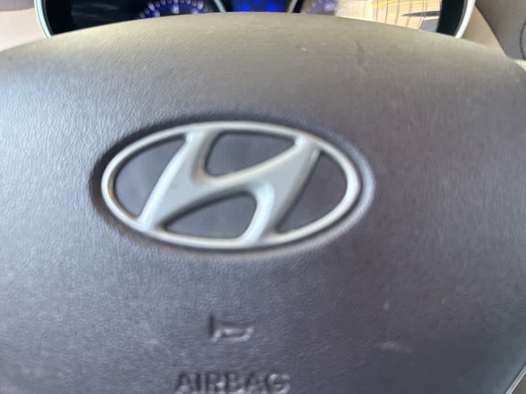 Thumbnail: 2011 Hyundai Tucson - 9