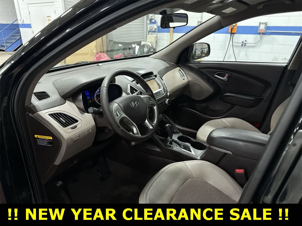 Thumbnail: 2011 Hyundai Tucson - 28