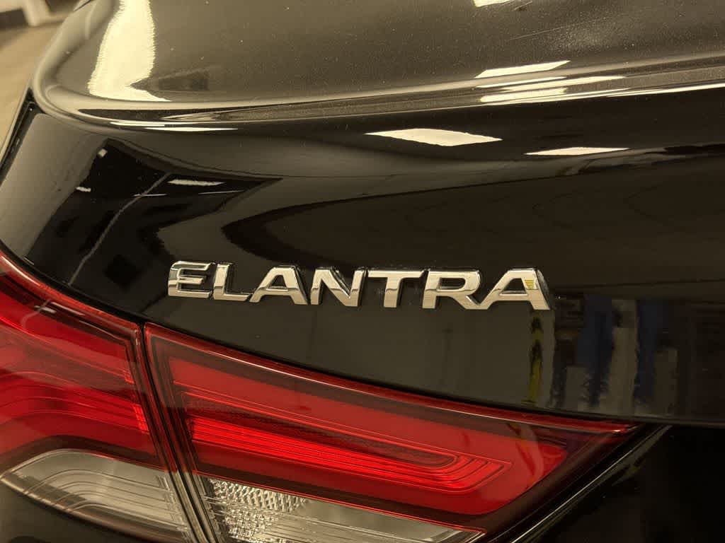 Thumbnail: 2014 Hyundai Elantra - 24
