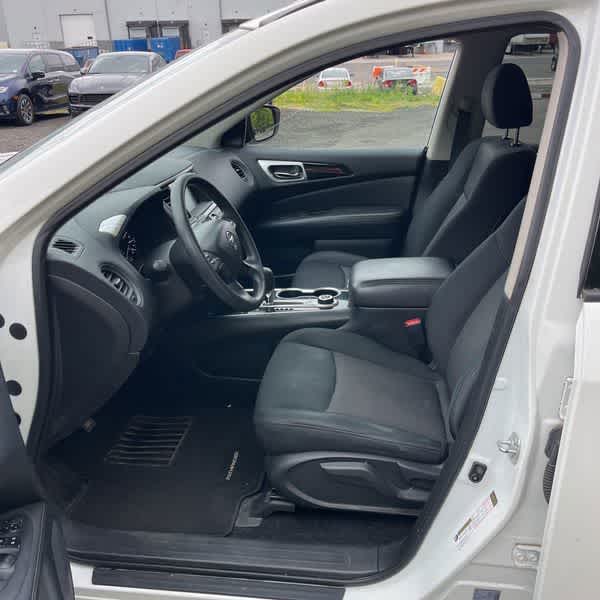 Thumbnail: 2019 Nissan Pathfinder - 16
