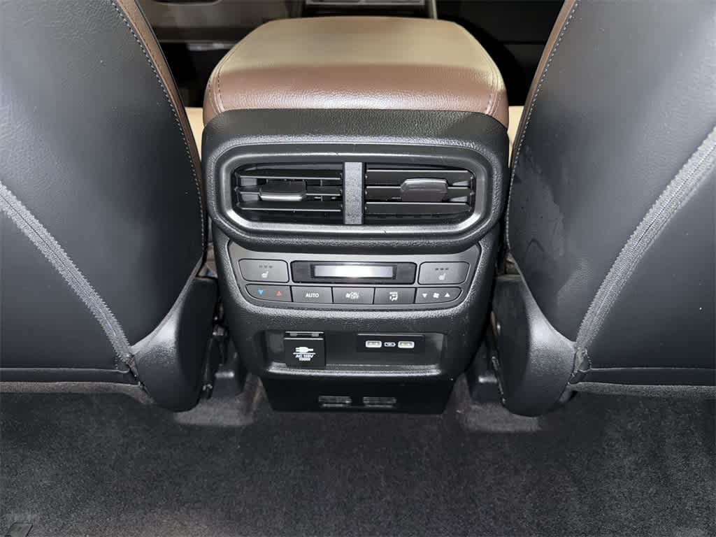 Thumbnail: 2023 Honda Pilot - 33