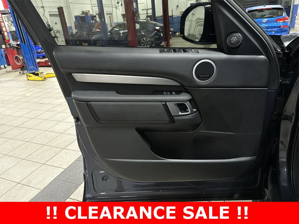 Thumbnail: 2024 Land Rover Discovery - 30