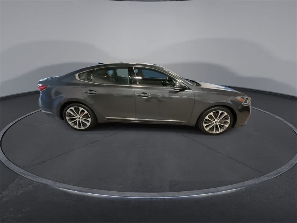 Thumbnail: 2018 Kia Cadenza - 9