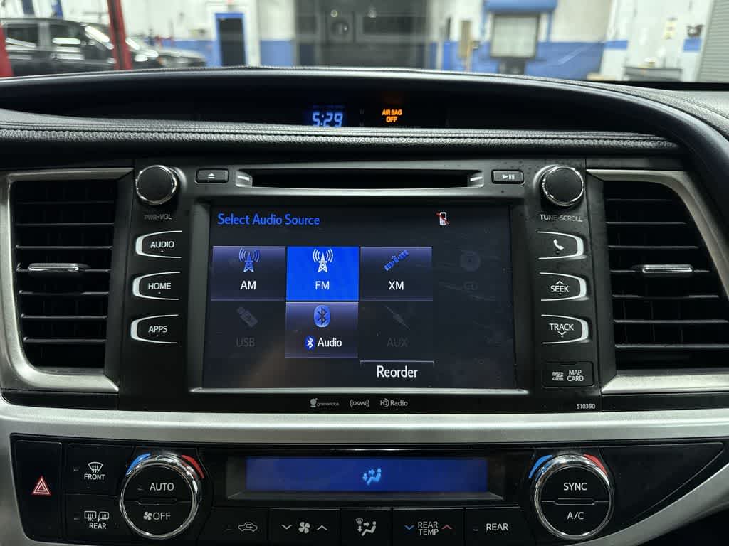 Thumbnail: 2019 Toyota Highlander - 22