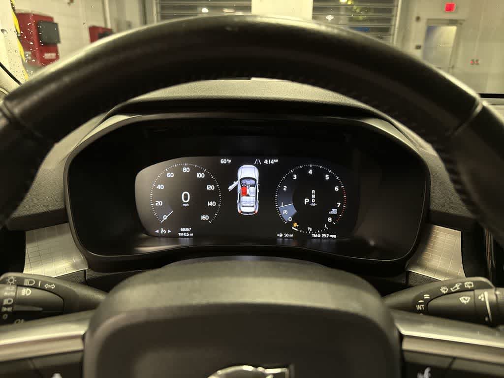 Thumbnail: 2020 Volvo XC40 - 34