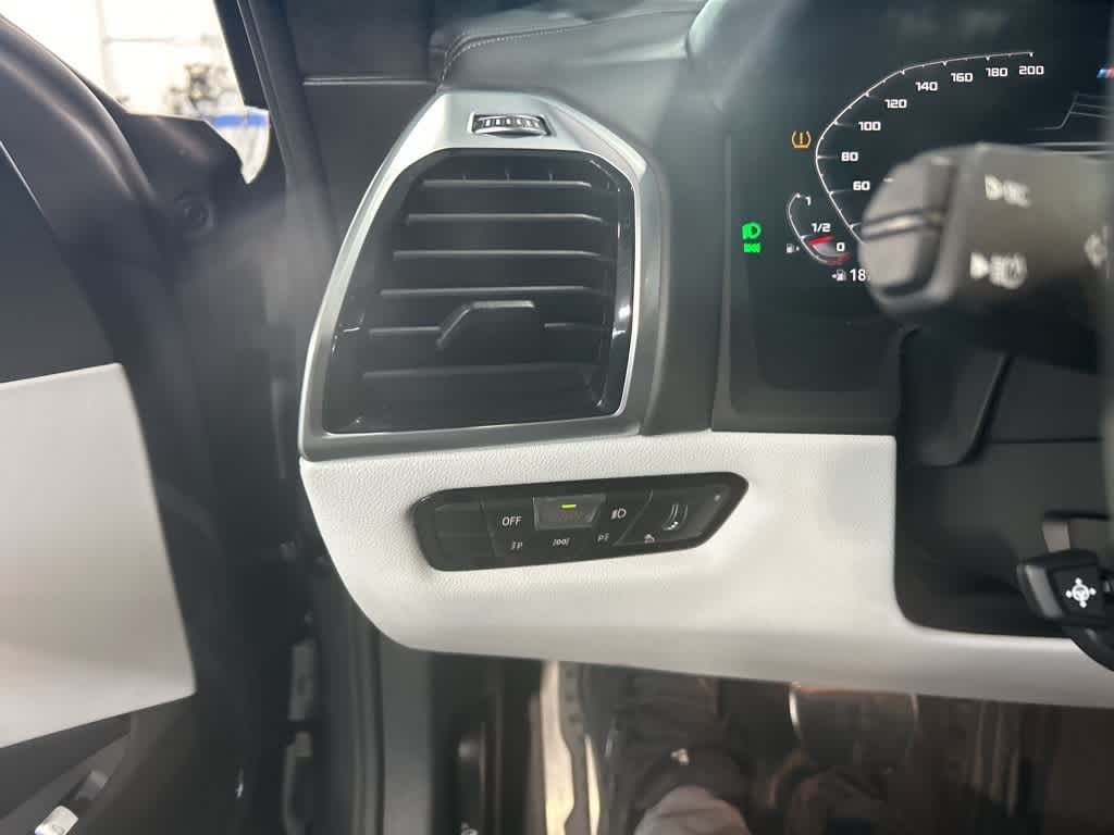 Thumbnail: 2023 BMW M8 - 17