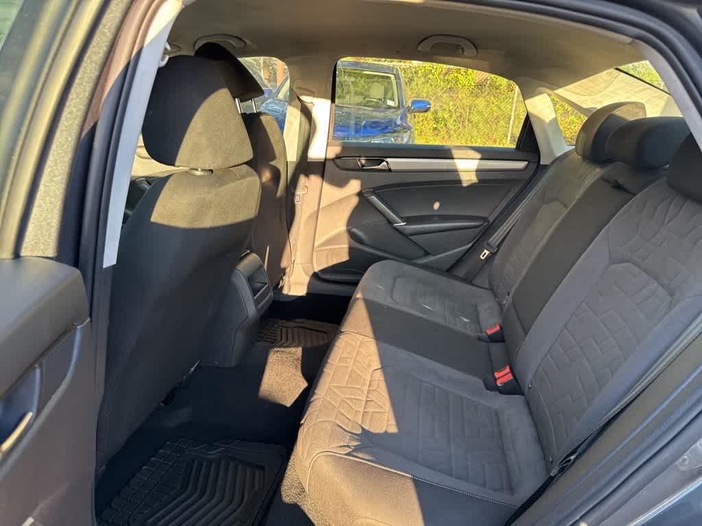 Thumbnail: 2021 Volkswagen Passat - 19