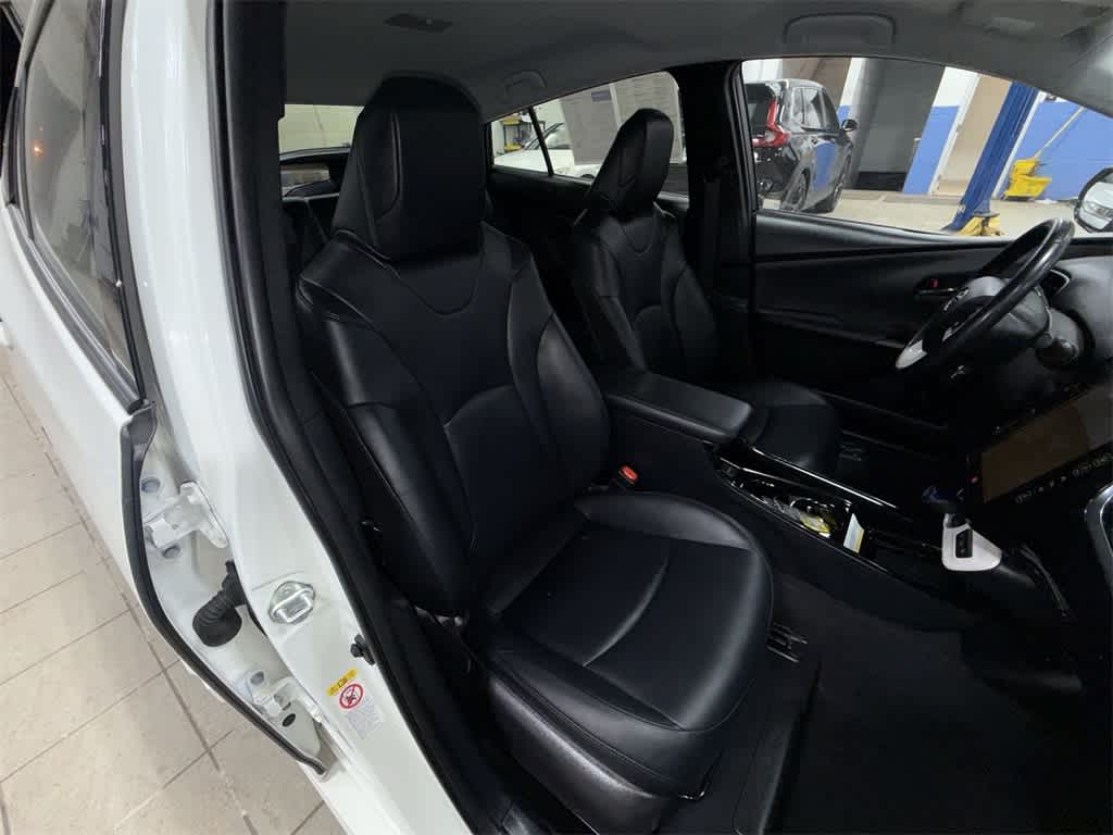 Thumbnail: 2018 Toyota Prius Prime - 16