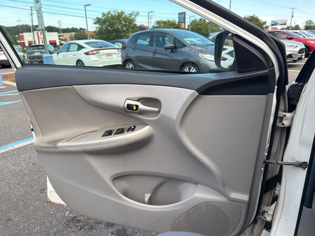 Thumbnail: 2011 Toyota Corolla - 19