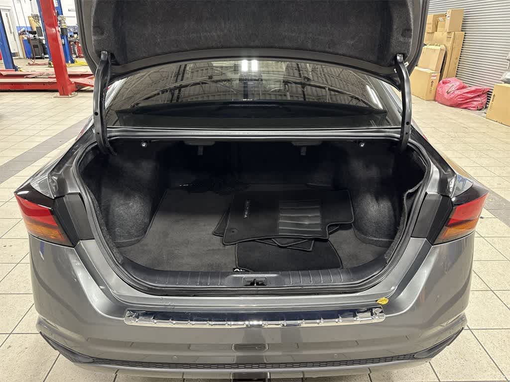 Thumbnail: 2023 Nissan Altima - 11