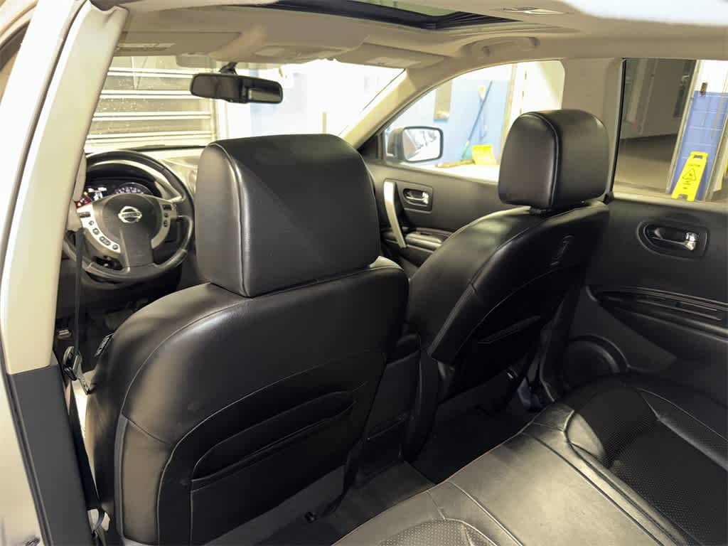 Thumbnail: 2011 Nissan Rogue - 28