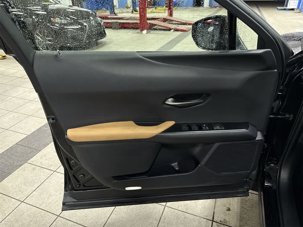 Thumbnail: 2024 Lexus UX - 29