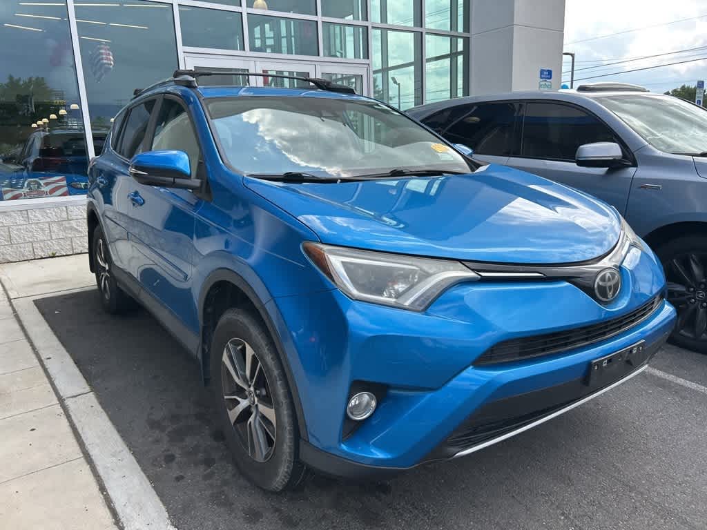 Thumbnail: 2018 Toyota RAV4 - 3