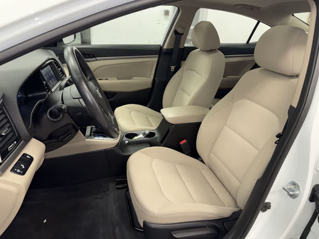 Thumbnail: 2018 Hyundai Elantra - 15