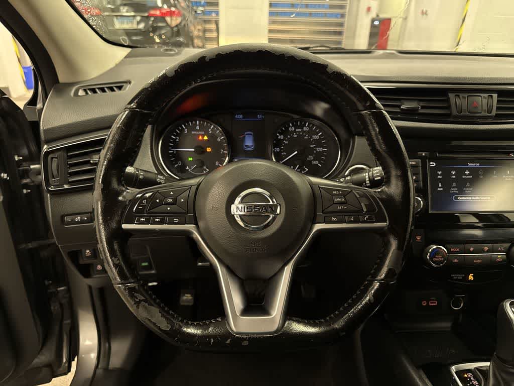 Thumbnail: 2020 Nissan Rogue Sport - 18
