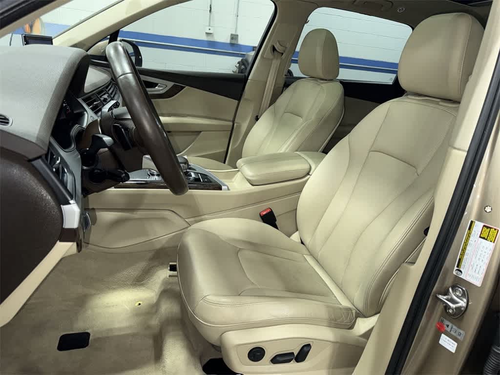 Thumbnail: 2019 Audi Q7 - 15