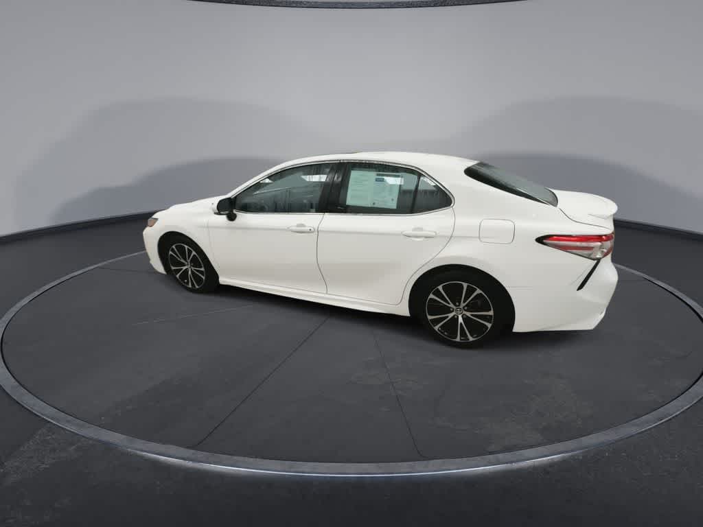 Thumbnail: 2018 Toyota Camry - 6