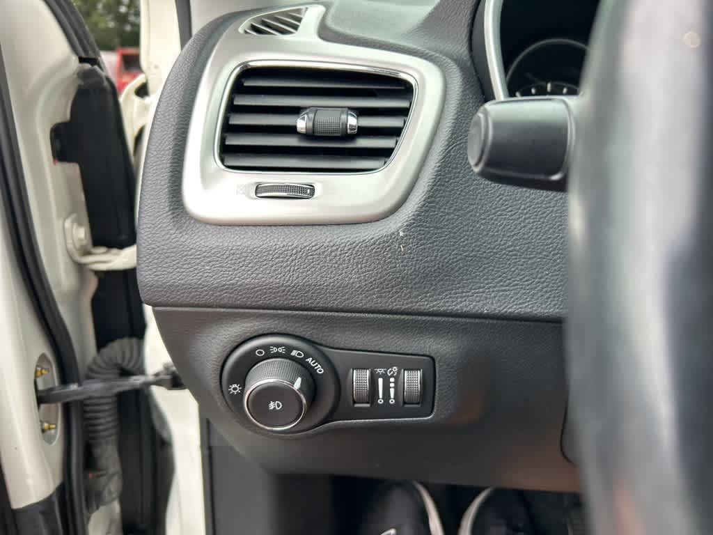 Thumbnail: 2018 Jeep Compass - 18
