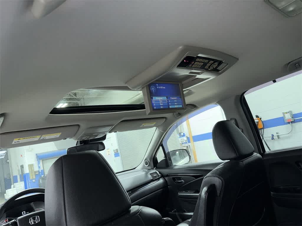 Thumbnail: 2018 Honda Pilot - 25