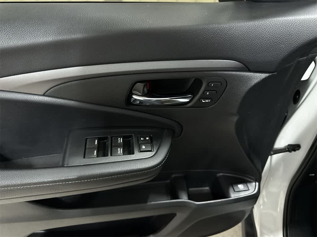 Thumbnail: 2023 Honda Ridgeline - 22