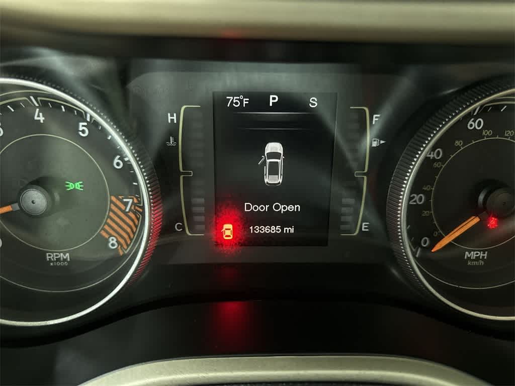 Thumbnail: 2015 Jeep Cherokee - 19